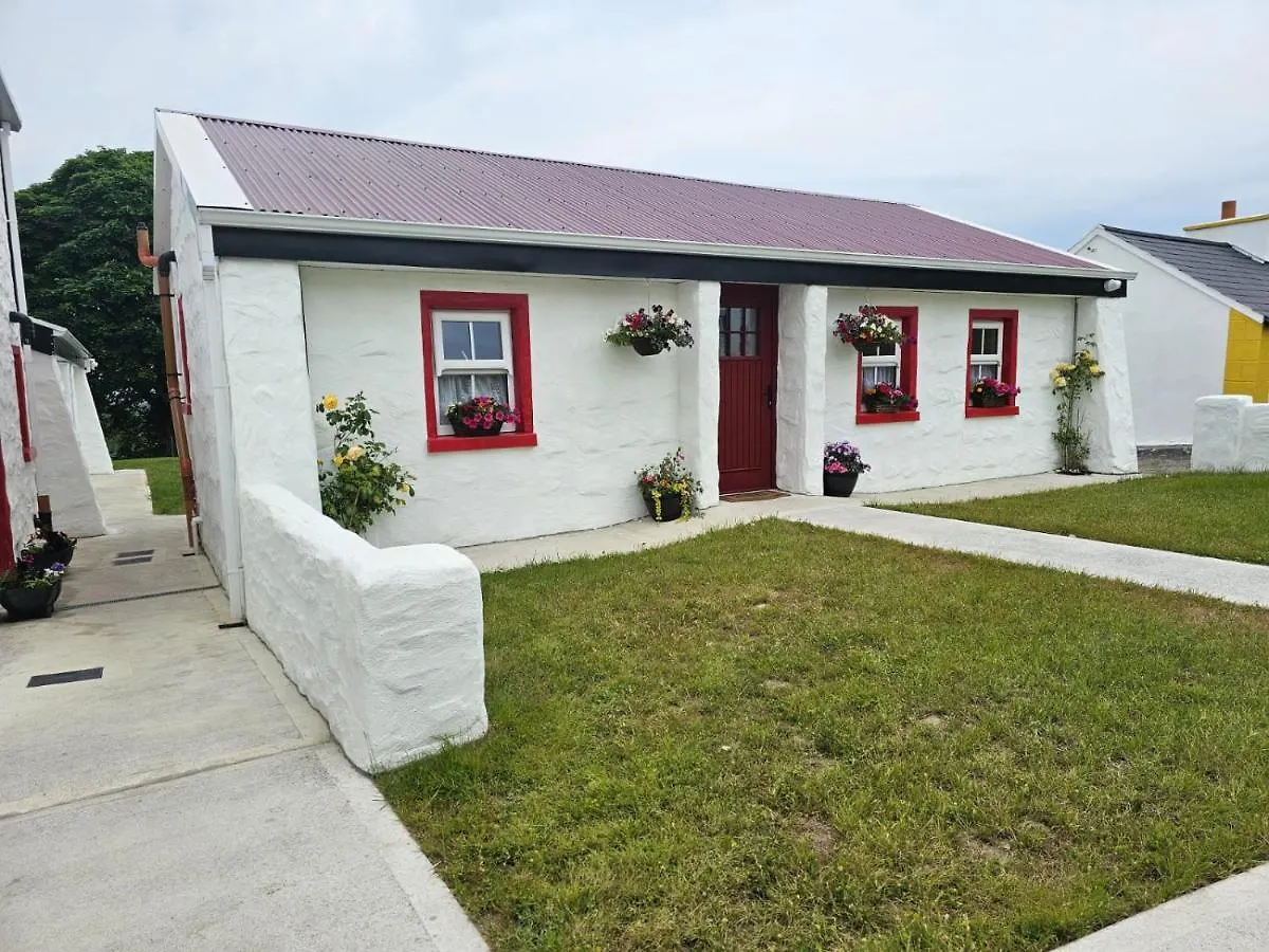 Tiernan'S Luxury Cottages Charlestown 0*,  Ireland